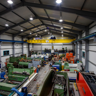 Halle Innen | Gebrauchte Fräsmaschinen und Drehmaschinen